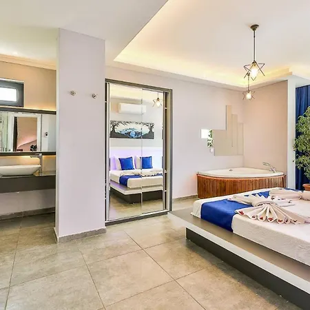 Villa 3 Bedroom Luxury 5 Minutes Drive To The Town *
