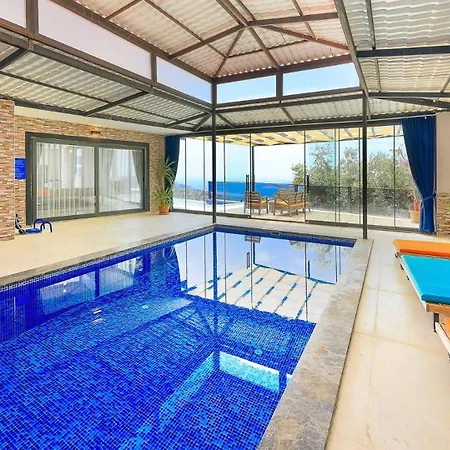 Villa 3 Bedroom Luxury 5 Minutes Drive To The Town