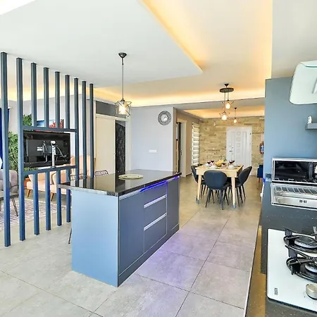 3 Bedroom Luxury 5 Minutes Drive To The Town Kalkan